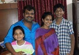 CelebrityNews on Instagram: "Actor #prabhakar with family . . . #chandrahas #etvprabhakar #prabhakarpadakandla #divija #divijapodakandla #ismartmalayaja @prabhakarpodakandla #ishmartmalayaja @chandrahass8 #chandrahastrolls"