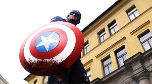 Check out all the awesome macabro gifs on wifflegif. Falcon And The Winter Soldier Spoilers Reacciones Y Muchos Gifs De Vince Mcmahon Cafe Shibe