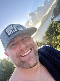 Ethan Ackerman's Instagram, Twitter & Facebook