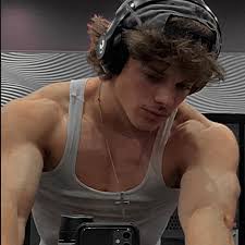 How does Jesus see me? . . . . #gym #gymbro #fitnessmodel #gymrat  #gymmotivation #gymaddict #gymlifestyle #fitness #fitnessmotivation  #fitnessjourney #fit #model #men