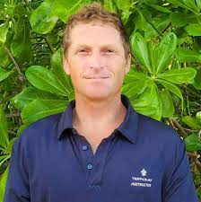 Meet Best Guides to Learn Surfing or Becoming One