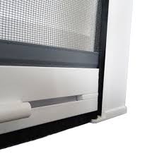 Le froid arrive, installer un rideau thermique est là solution pour s'en protéger. Moustiquaire Enroulable Sur Mesure Fenetre Francemoustiquaire Fr