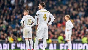 كشف نادي ريال مدريد، يومه الإثنين، القائمة التي وجه لها المدرب الفرنسي زين الدين زيدان، الدعوة للسفر إلى إنجلترا، لمواجهة فريق ليفربول بعد غد الأربعاء (19:00 غرينيتيش)، برسم إياب ربع نهائي دوري أبطال أوروبا. Ø¨ÙŠÙ„Ø¨Ø§Ùˆ ÙŠÙ‚ØµÙŠ Ø§Ù„Ø±ÙŠØ§Ù„ ÙˆÙŠØ¶Ø±Ø¨ Ù…ÙˆØ¹Ø¯ Ù…Ø¹ Ø¨Ø±Ø´Ù„ÙˆÙ†Ø© ÙÙŠ Ø§Ù„Ù†Ù‡Ø§Ø¦ÙŠ