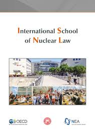 Nikomu nevadí, že jezero je ve skutečnosti rybník a že sem tam sprchlo, všichni byli. International School Of Nuclear Law