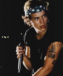 Harry edward styles was born on february 1, 1994 in bromsgrove, worcestershire, england, the son of anne twist (née selley) and desmond des styles, who worked in finance. Pin On I Hate You All Days