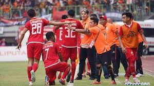 Gol ini pun bertahan sampai pertandingan selesai. Sedang Berlangsung Live Streaming Persija Jakarta Vs Barito Putera Liga 1 2019 Skor Masih 0 0 Pos Kupang