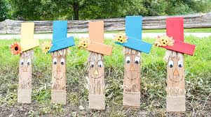 Free scarf knitting patterns that keep you cozy with thick warm fabric created with cables, textured stitches, or bulky yarns. How To Make A Wooden Scarecrow Face With Printable Template Homestead Acres