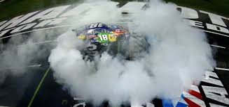 And while there was a noticeable speed differential between the two compounds, ultimately track position and clear air. Nascar Kurzanalyse All Star Race Vorschau Coca Cola 600 2017 Kalender 2018 Racingblog