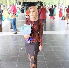 Maybe you would like to learn more about one of these? 40 Inspirasi Populer Baju Batik Yang Cocok Untuk Kulit Hitam