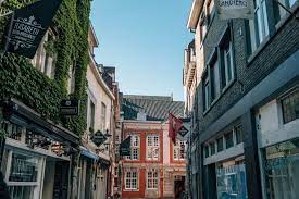 There is a bakery located right next door, where you can try some delicious products made of it. Besuchen Sie Maastricht Besuche Maastricht