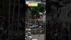 Jun 17, 2021 · the government has revised curfew hours for 13 counties in the western region from 10pm to 7pm. Curfew In Kenya Mad Rush In Mombasa To Beat The Curfew Youtube