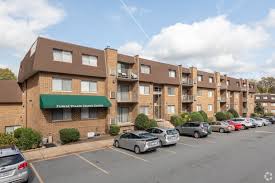 A straight line distance (or as the crow flies. Fairfax Village Apartments Fairfax Va Apartments Com