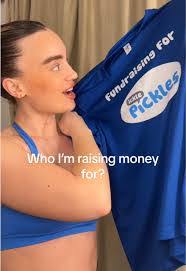 Amber Halterman's Instagram, Twitter & Facebook