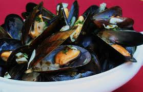 Steamed Mussels With White Wine And Garlic Garlic Olive Oil Mussels Recipe Seafood Recipes