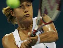 Hewitt ostaja v igri, Henman se je poslovil