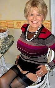 Elegant granny with hairy snatch - Sex trends pic.