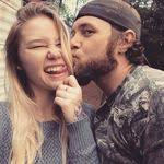 Kelly Willingham's Instagram, Twitter & Facebook