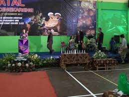 Kata sambutan ketua panitia natal sangat dibutuhkan dalam menyambut para hadirin karena ketua panitia harus menyampaikan sepatah dua patah kata dalam kata sambutan panitia pt darwin tarigan dan bpmr pt irwan sembiring natal gbkp cengkareng 2016 youtube from i.ytimg.com. Contoh Kata Sambutan Ketua Panitia Natal Singkat Contoh Soal 9