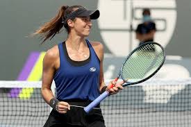 Altre negozi di moda e abbigliamento offerte vicino a de stefani maria luisa: Luisa Stefani Vai A Final Em Miami E Atinge Melhor Ranking De Uma Brasileira No Tenis 02 04 2021 Esporte Folha