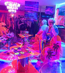 signe pierce on instagram all hail mz queen thang baddiewinkle at motelscape with marinafini s dreamy plexi installation c neon aesthetic neon vaporwave