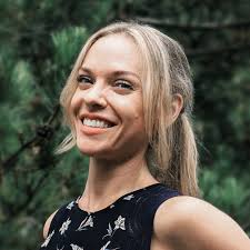 Lindsay Rawlings's Instagram, Twitter & Facebook