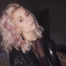 Stephanie McFarlane (@stevie___mac)