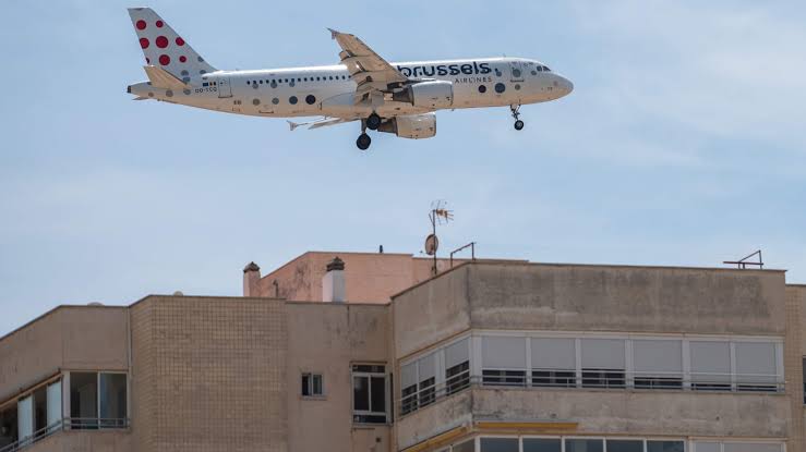 Aéroport international, trafic aérien et crise économique à Dubaï