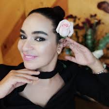 Nuestra reina de Mayo! Llegó el mes de #Midsommar Cinéfilos 🎬😅