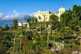 Schloss trautmannsdorf dieses und weitere bilder zu die gärten von schloss trauttmansdorff in merano / meran beim testsieger holidaycheck finden und anschauen Schloss Trauttmansdorff Meran Kostenloses Foto Auf Pixabay