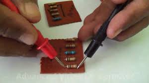Cara cek tegangan aki dengan multimeter digital. Cara Mengukur Resistor Dengan Multimeter Youtube