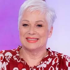 Loose Women's Denise Welch stuns co-stars with unrecognisable 'stylish' new  look