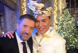 Kάθε σάββατο, το «στην υγειά μας ρε παιδιά», η εκπομπή που αγαπήθηκε. Sthn Ygeia Mas Re Paidia O Xoros Toy Lakh Gabala Egine Viral Binteo Sigmalive Magazine