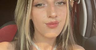 Helena Scott's Instagram, Twitter & Facebook