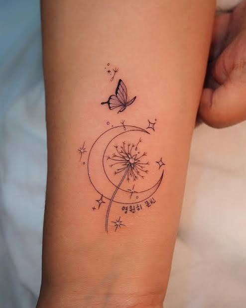 32 Crescent Moon Tattoos to Illuminate Your Skin + Their Meanings