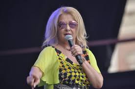 Zapraszamy na transmisję ze spotkania karola kosiorowskiego z majką jeżowską na akademii sztuk przepięknych podczas pol'and'rock festival. Majka Jezowska Porownala Andrzeja Dude Do Zenka Martyniuka W Sieci Zawrzalo Wybory Prezydenckie 2020 Glosowanie Nowy Sacz Majka Jezowska Sadeczanin Info