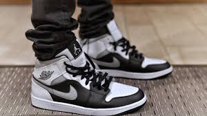Today, the jordan brand continues to innovate while paying homage to their history of flight. Nike Air Jordan 1 Mid White Shadow Unboxing And On Foot Review Youtube