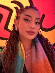 Hi! I'm looking for a short-term sublet between June 9-22. I currently live  in Brooklyn and will be between leases during that time. I'm hoping to find  a sublet in Brooklyn but