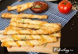 chtoby raznoobrazit svoj uzhin ili obed dostatochno prigotovit originalnye sloyonye syrnye palochki hrustyashee pikantnoe lakomstvo nep kulinariya eda syroedenie