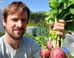 Freida Sweeney's Instagram, Twitter & Facebook