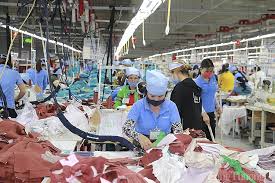 Một người đàn ông ở nghệ an bị tạm giữ hình sự vì nhiều lần đăng lên mxh facebook thông tin sai sự thật: Nghá»‡ An Doanh Nghiá»‡p Dá»‡t May Chá»§ Ä'á»™ng á»©ng Pho Vá»›i Lan Song Covid 19 Má»›i