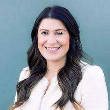 I am excited to announce that at the end of June, I will be transitioning  from my current role at Banner Health to Chief Medical Officer of HealthyU  Family Medicine! I'm looking