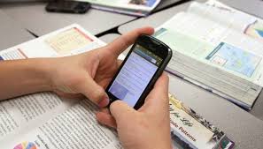 Uso del móvil en el aula? Sí, pero “con cuidado”, advierte el Consejo  Escolar del Estado - Éxito Educativo