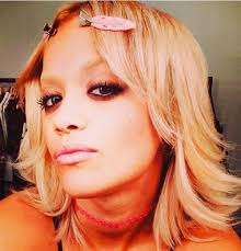 Makeup allows you to hide some of the the emphasis on eyelashes makes the look expressive. Woah Rita Ora Looks Like A Different Person In Her No Make Up Selfie Shemazing