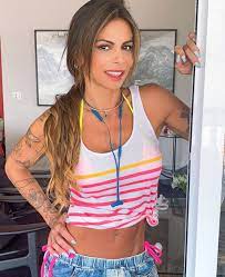 Plan your vacation to discover european culture, heritage, architecture, gastronomy and stunning landscapes Conheca A Modelo Que Teria Motivado A Separacao De Marlon Fotos R7 Famosos E Tv