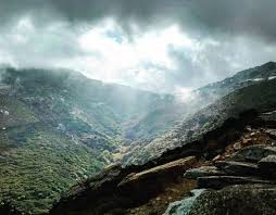 Ανωμαλίες του εδάφους, κάτι που με οποιοδήποτε επιβατικό θα ήταν πάρα πολύ δύσκολο. Elenh Menegakh Mateo Pantzopoylos Oi Nees Fwtografies Apo Ta Axla Poy 8a Mageysoyn Kai Esas Mothersblog Gr