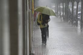 Airlife Te Informa En Epocas De Lluvias Trata De Evitar La Formacion De Charcos Sobre Todo En Lugares Cercanos Temporada De Lluvias Lluvia Pronostico Lluvia