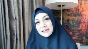Geschenk heiratsantrag zu günstigen preisen. Cut Meyriska Menangis Lihat Celine Evangelista Kembali Berhijab Halaman All Tribun Lampung
