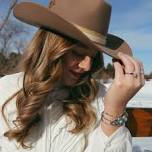 Hailey James at Pon-Tunes