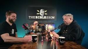 Johano 11:2 Tiu Maria, kies frato Lazaro estis malsana, estis tiu sama, kiu  ŝmiris la Sinjoron per ŝmiraĵo kaj viŝis liajn piedojn per siaj haroj.