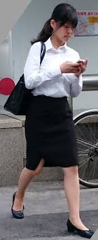 素人エロ画像】タイトスカートとブラウスで妙にエッチなOLサンたちを激写ｗｗ | ふっくら素人エロ画像